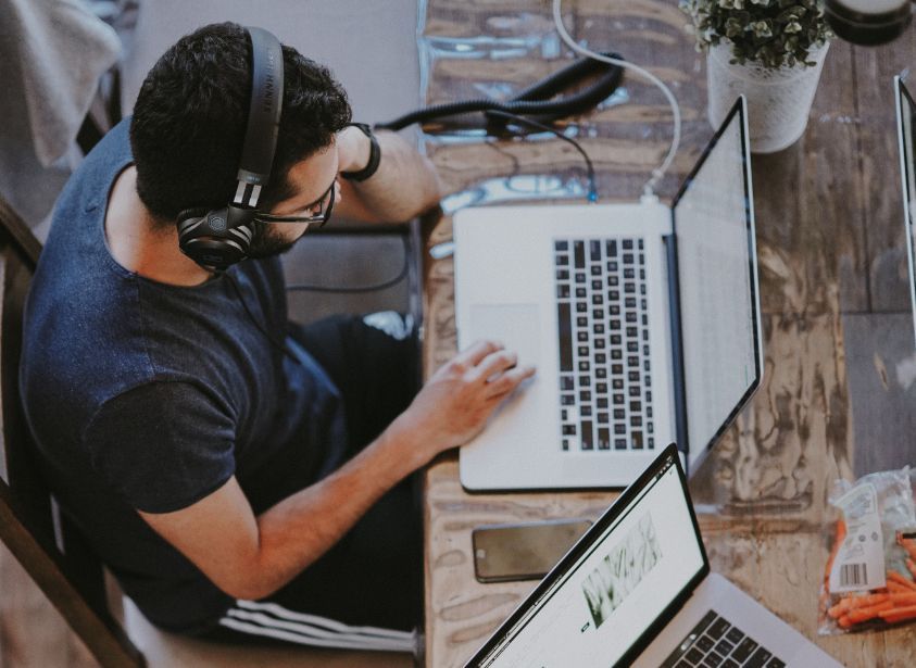 annie-spratt-vGgn0xLdy8s-2col CAREER GYM -