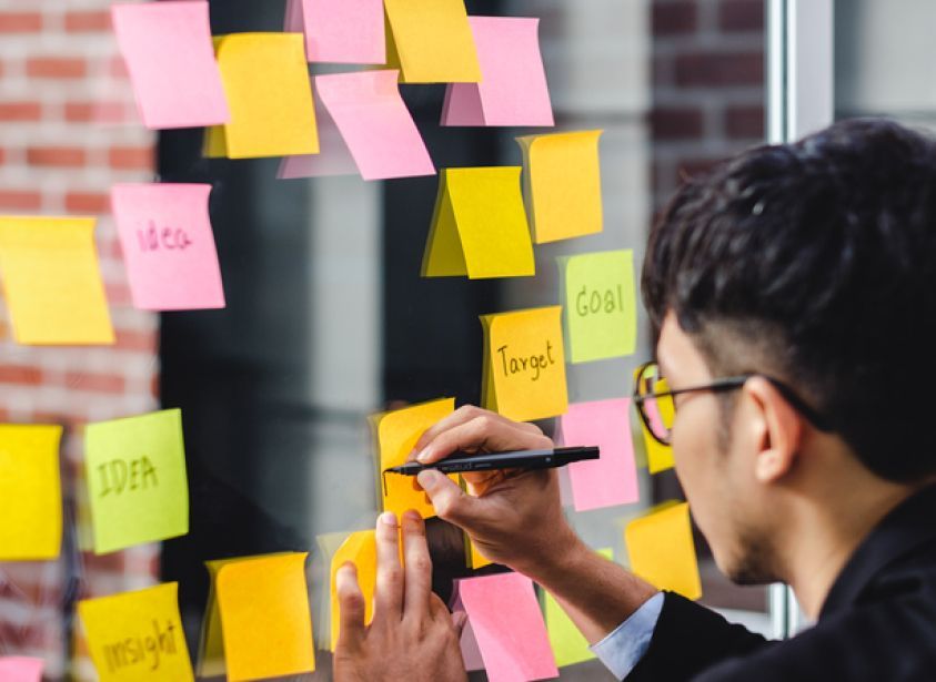 estratega de marca y comunicación