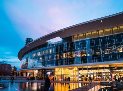 Milan living detail plaza