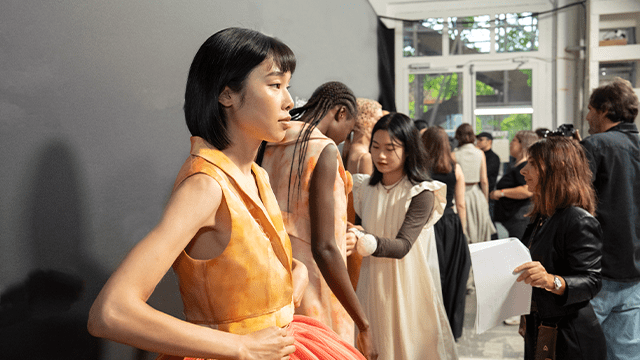 How to enter the fashion industry? Tips and career opportunities